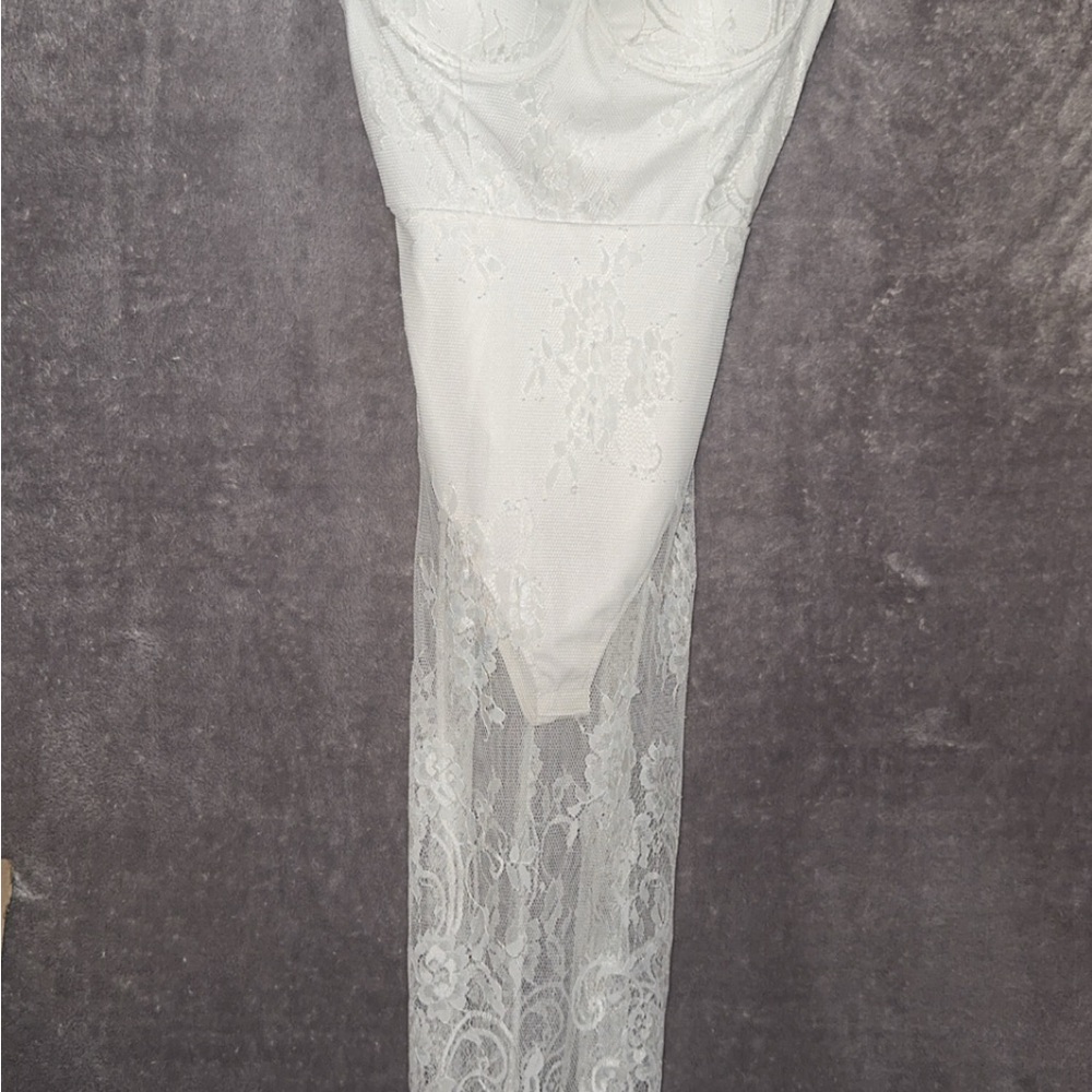 Elegant White Lace Mini Dress